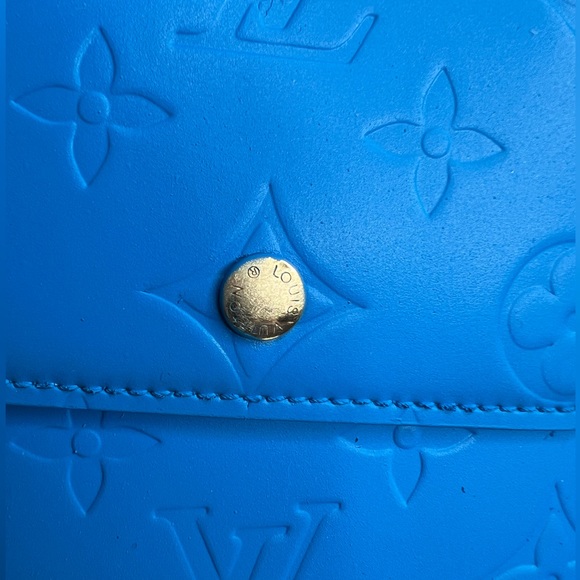 Authentic Louis Vuitton Monogram Vernis 
Walker Crossbody - Picture 5 of 8